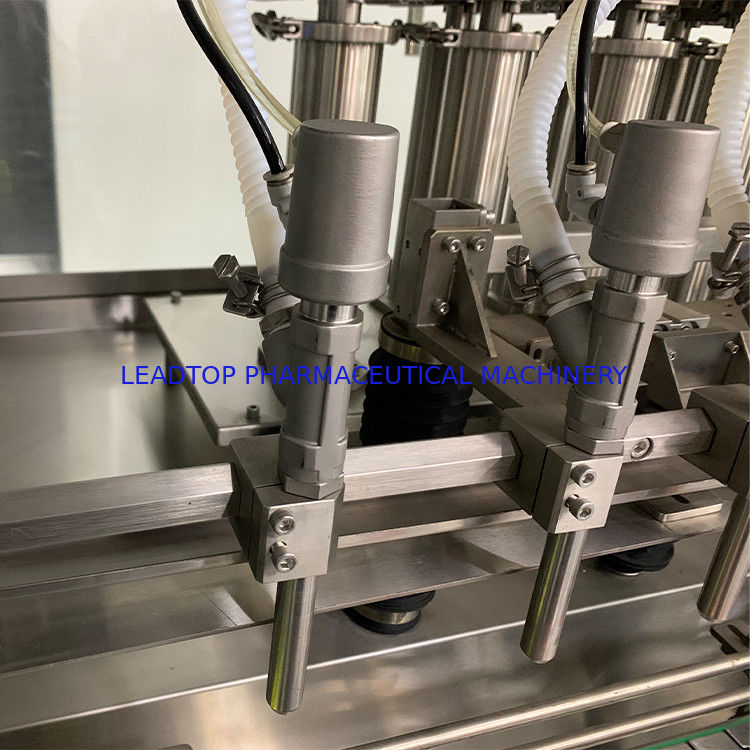 700 kg di peso Macchina di riempimento automatico di bottiglie liquide rotativa 6 kW Consumo di energia Certificato CE